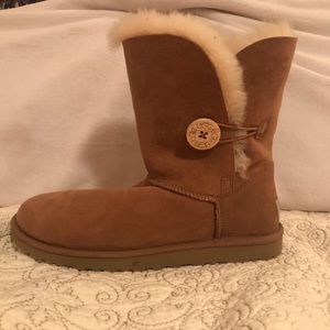 Women UGG Bailey Button II Chestnut